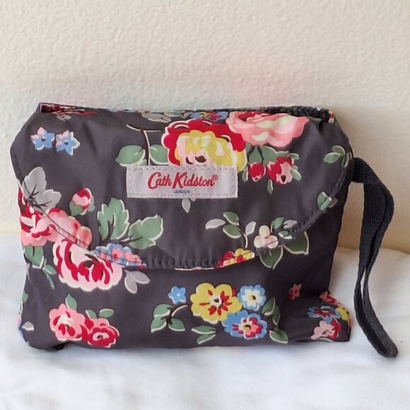 Cath Kidston floral PVC magnetic closure fold away shopping bag - Picture 7 of 8